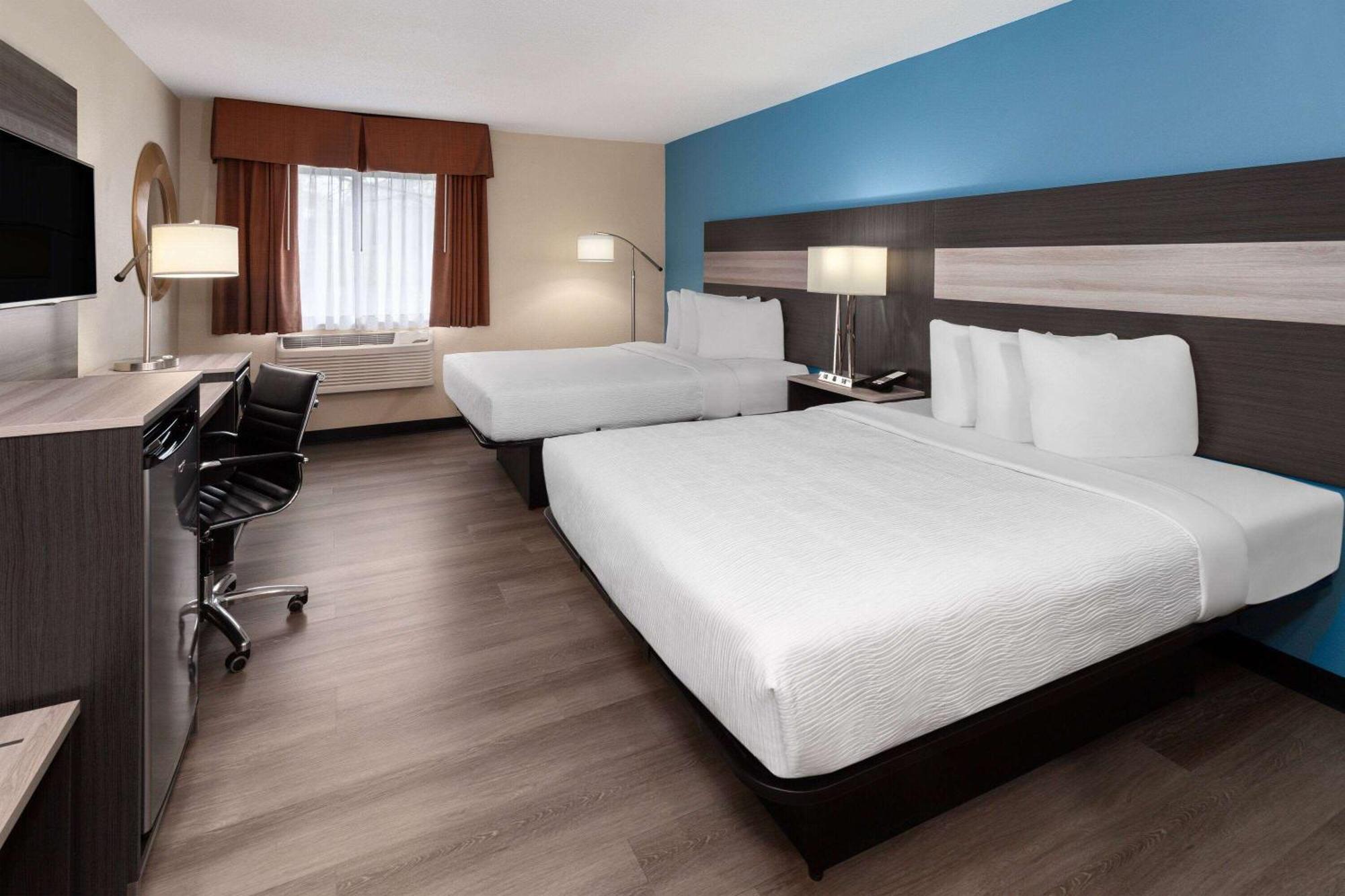 Baymont By Wyndham Copley Akron Extérieur photo