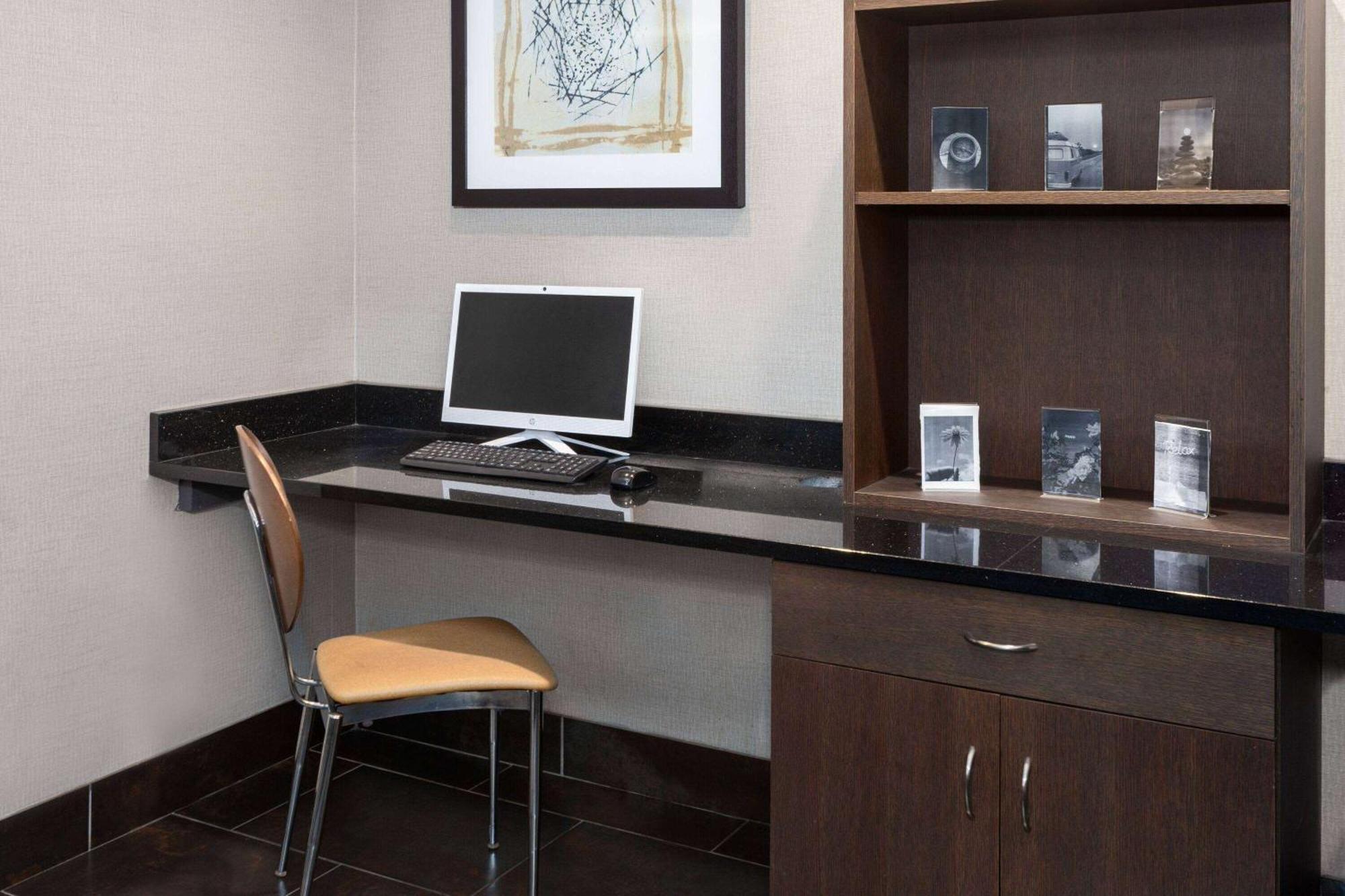 Baymont By Wyndham Copley Akron Extérieur photo